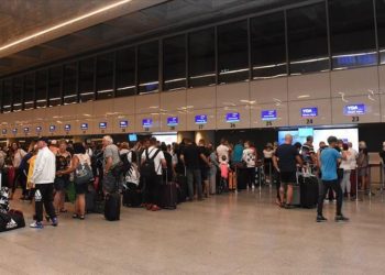 British tourists leave Turkey as Thomas Cook collapses