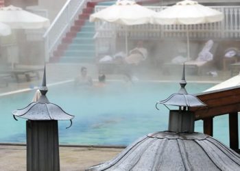 Turkey’s hot springs attract Russian visitors