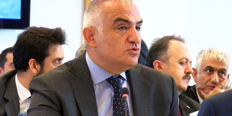 Turkey to open  COVID-19 testing centers at busy airports