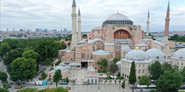 Tourists to continue to visit Hagia Sophia
