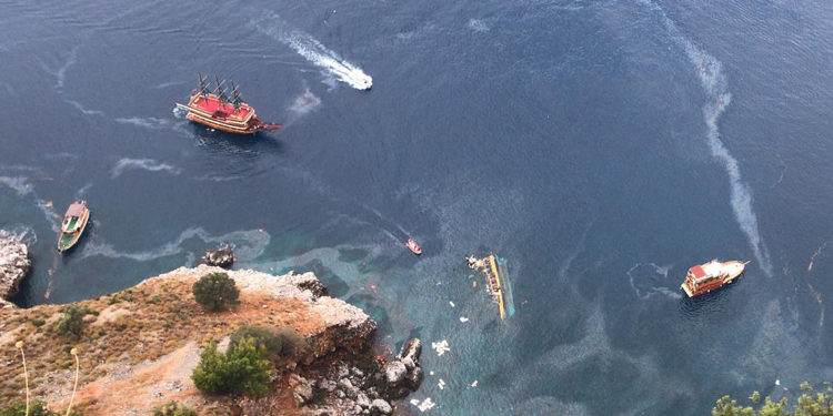 37 rescued, 1 body recovered from capsized boat in Turkey 1 37 rescued, 1 body recovered from capsized boat in Turkey