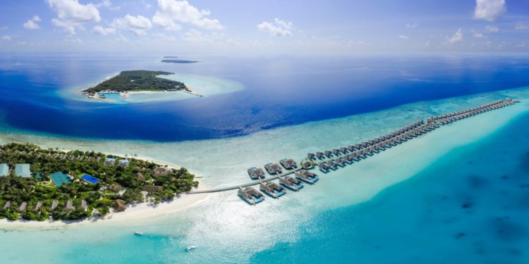 What makes the Maldives unique / Maldives Travel Guide