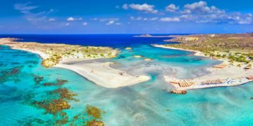 10 must-see places in Greece