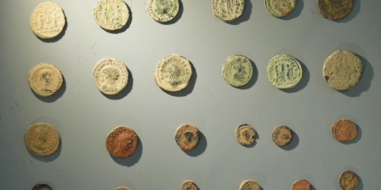Eighty-three Roman-era coins, seized in the US in 2015 and confirmed to have been minted in Anatolian workshops, have been returned to Turkey.