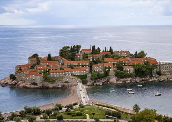 Montenegro suspends visa-free travel for Turkish citizens amid rising tensions 9 A new diplomatic tension has emerged in the Balkans as Montenegro temporarily suspends its visa-free travel policy for Turkish citizens.