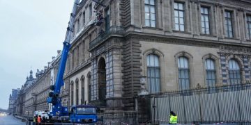 Louvre installs metal bars on Apollo Gallery windows after a $102 million jewel theft raised security concerns.