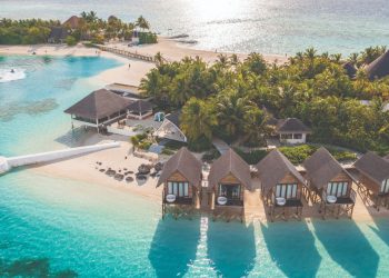 A Tranquil Slice of Paradise: OZEN LIFE MAADHOO Elevates Luxury Island Living in the Maldives 9 OZEN LIFE MAADHOO offers a refined Maldivian island escape with its turquoise lagoon, elegant villas and curated all-inclusive style.