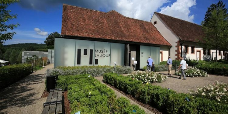 Museum heist in France: Lalique’s million-euro jewels stolen 1 The Lalique Museum in France’s Bas-Rhin department was targeted by masked thieves in the early morning hours.