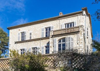 A major art theft has taken place at the Renoir Museum in Cagnes-sur-Mer in southern France,