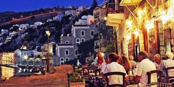 Symi Adası Gece Hayatı Eğlence için gidenlerin iyi ki de geldim diyebilecekleri bir ada
