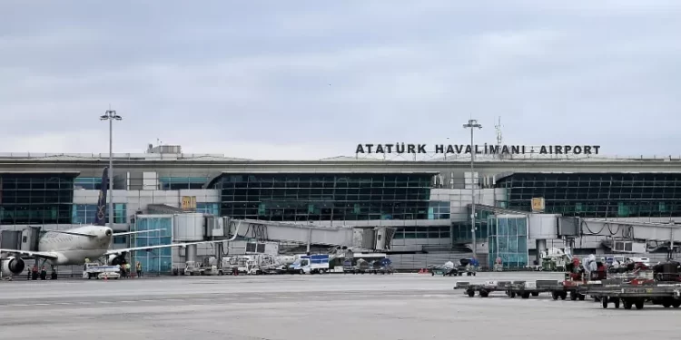 İstanbul Atatürk Havalimanı, İngiltere merkezli araştırma grubu Skytrax tarafından Güney Avrupa’nın “En İyi Havalimanı” ödülüne layık görüldü.