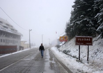 Uludağ’da kar kalınlığı 35 santimetreye düştü