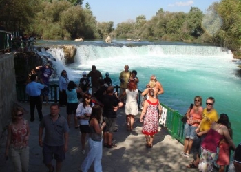 Antalya’nın Manavgat Şelalesi yılın 12 ayı açık