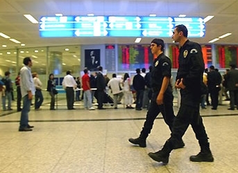Atatürk Havalimanı yönetimi hanutçulara karşı önlem alıyor