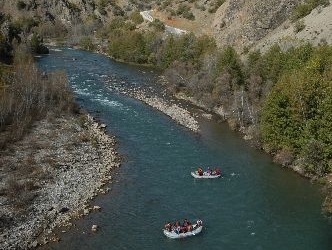 Tunceli’de rafting keyfi