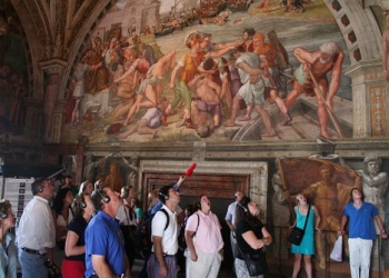 Sömestre tatili 2011 Roma turları için  büyük bir fırsat oldu. Sömestre tatili 2011 için yurtdışı düşünenler özellikle İtalya'nın en hareketli şehri Roma'yı tercih ediyor.