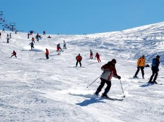 Kartalkaya’ da kar kalınlığı 2 metreyi buldu / Turizm Haberleri
