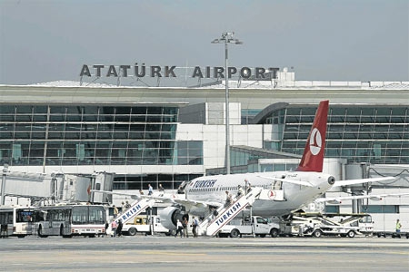 Atatürk Havalimanında panik! Piste atladı ortalığı karıştırdı 1 ataturk airport
