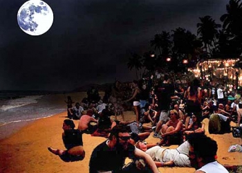 Koh Phangan adasında Full Moon Party heyecanı