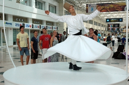 antalya hava alani semazen