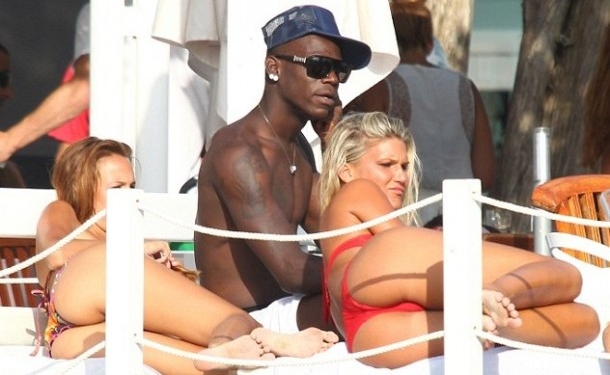 balotelli ibiza tatili