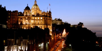 Avrupa’ nın en güzel görünümlü şehri;  Edinburgh