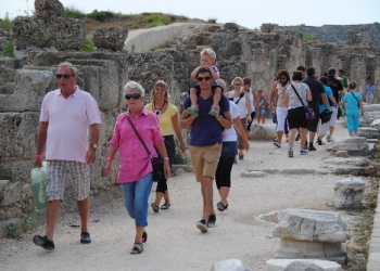Türk Lirası'nın değer kaybı İngiliz turistleri Türkiye’ye çekiyor!