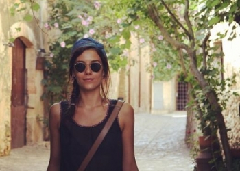 Cansu Dere Yunanistan tatiline devam ediyor