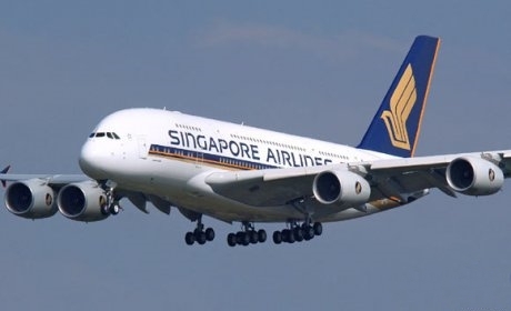 17 saat 30 dakika havada kalan Singapur Havayolları'na ait uçak Newark'a indi!