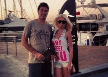 Burak Hakkı’nın Yunanistan tatili bitmiyor