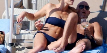 Bar Refaeli Yunanistan’da yeni sevgilisiyle Mykonos’un tadını çıkarıyor!