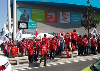 Murat Hazinedar’ın dışarıdan getirdiği işçiler Beltaş işçileriyle beraber slogan atıyor!