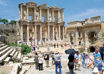 Turistler bu yaz Türkiye’de 3’üncü köprü maliyeti kadar döviz bıraktı!