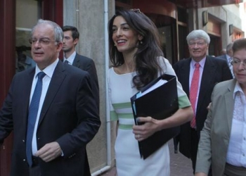 Amal Alamuddin Parthenon heykelleri için Atina’da