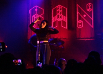 Amerikalı genç şarkıcı Banks, Avrupa turnesinde