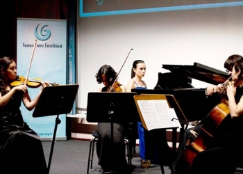 Evren Kutlay konserlerine devam ediyor