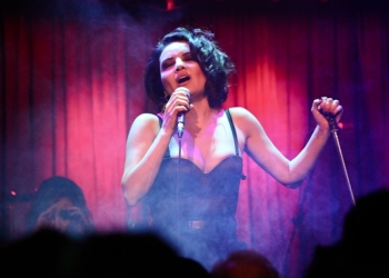 Moskova’da Cumhuriyet balosunun konuk sanatçısı Göksel