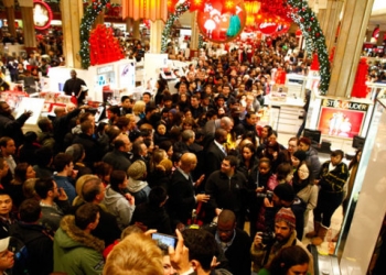 Amerika’da “Kara Cuma” çılgınlığı başladı