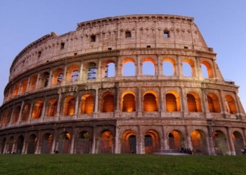 Roma’nın simgesi Kolezyuma’a zarar veren turiste ağır ceza