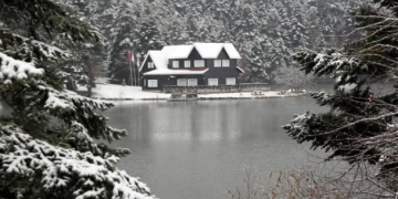 Abant, Yedigöller ve Gölcük’te kar keyfi başladı