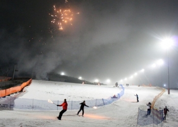 Palandöken kayak sezonu görsel şovlarla açıldı