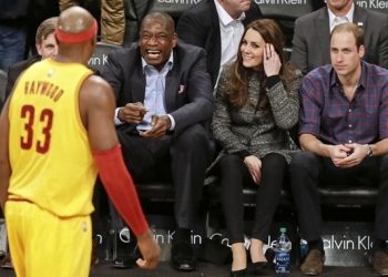 Amerika turundaki kraliyet ailesi NBA maçı izledi