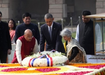 Obama, Hindistan’da Gandhi’nin anıt mezarını ziyaret etti