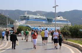 Marmaris’te kruvaziyer sezonu Aida Diva ile açıldı