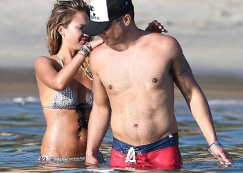 Jessica Alba da Meksika’da tatil yapan ünlüler kervanına katıldı