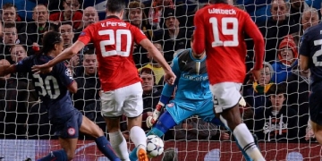 Manchester United Olympiakos maçı özeti / Old Trafford’da Van Persie şov