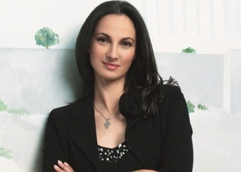 Yunanistan’ın yeni Turizm Bakanı Elena Kuntura