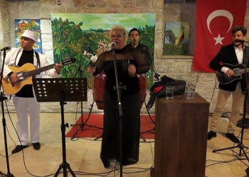 Kuşadası’nda Küba rüzgarı