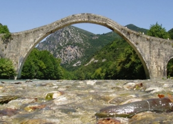 Yunanistan’da yıkılan Osmanlı taş köprüsü yeniden inşaa edilecek