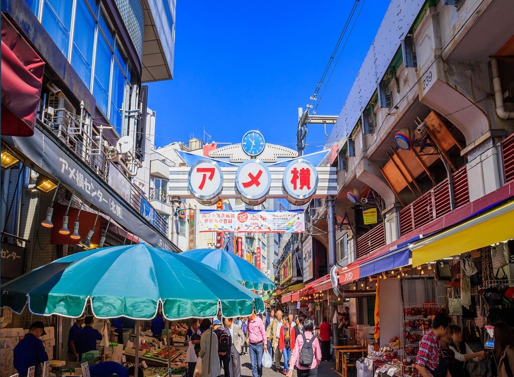 Japonya Ameya-Yokocho açık hava pazarı